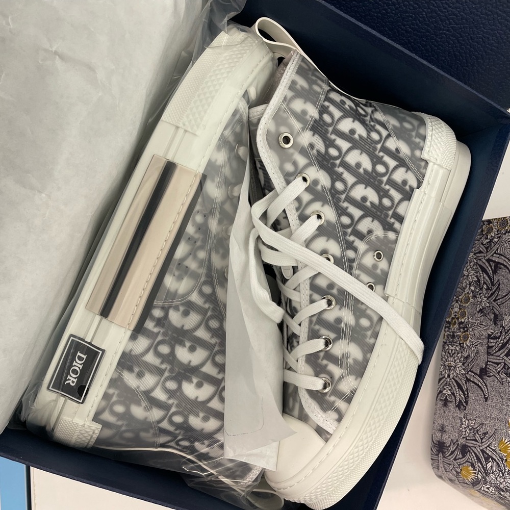 DIOR HOMME:B23 HIGH-TOP in White and Black size 45